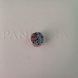 Pandora palm tree charm